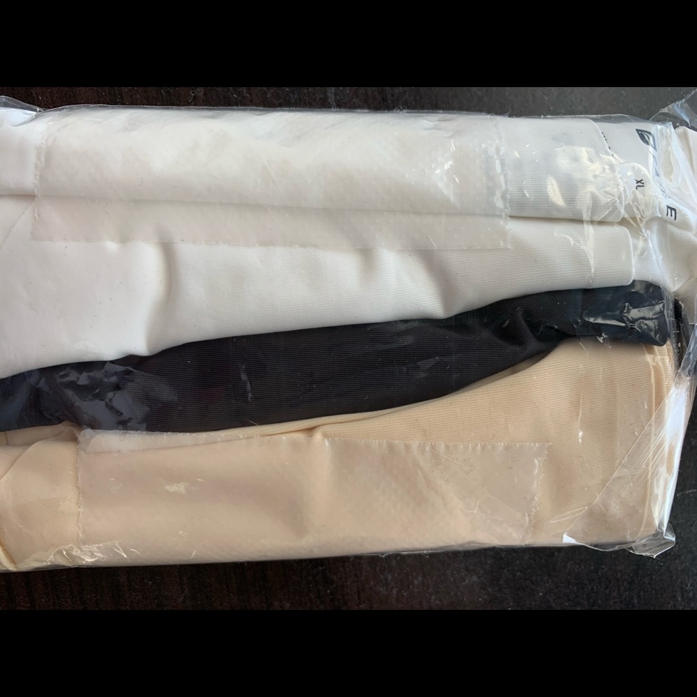 Fabletics pack of 3 no show panties bikini XL